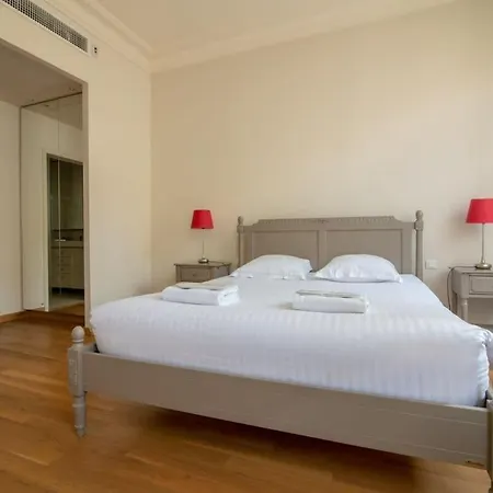 C096-apt Overlooking The Old Port The View Is Magical