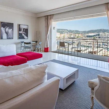 C096-apt Overlooking The Old Port The View Is Magical Appartement Cannes